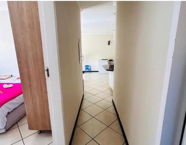 2 Bedroom Property for Sale in Monavoni Gauteng