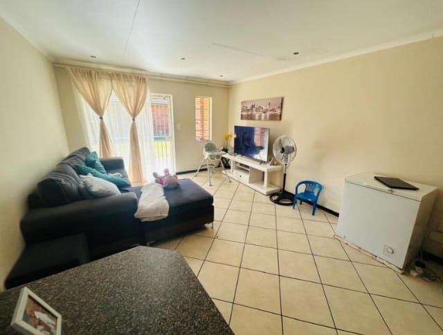 2 Bedroom Property for Sale in Monavoni Gauteng