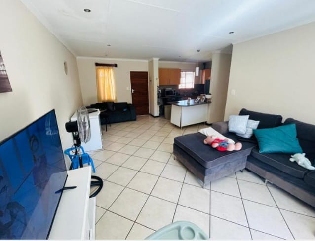 2 Bedroom Property for Sale in Monavoni Gauteng