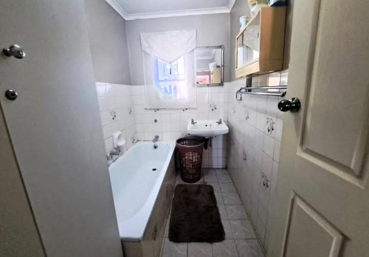 4 Bedroom Property for Sale in Heuweloord Gauteng