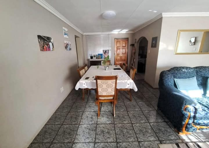 4 Bedroom Property for Sale in Heuweloord Gauteng