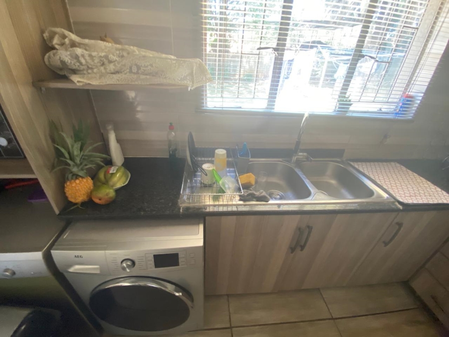 4 Bedroom Property for Sale in Heuweloord Gauteng