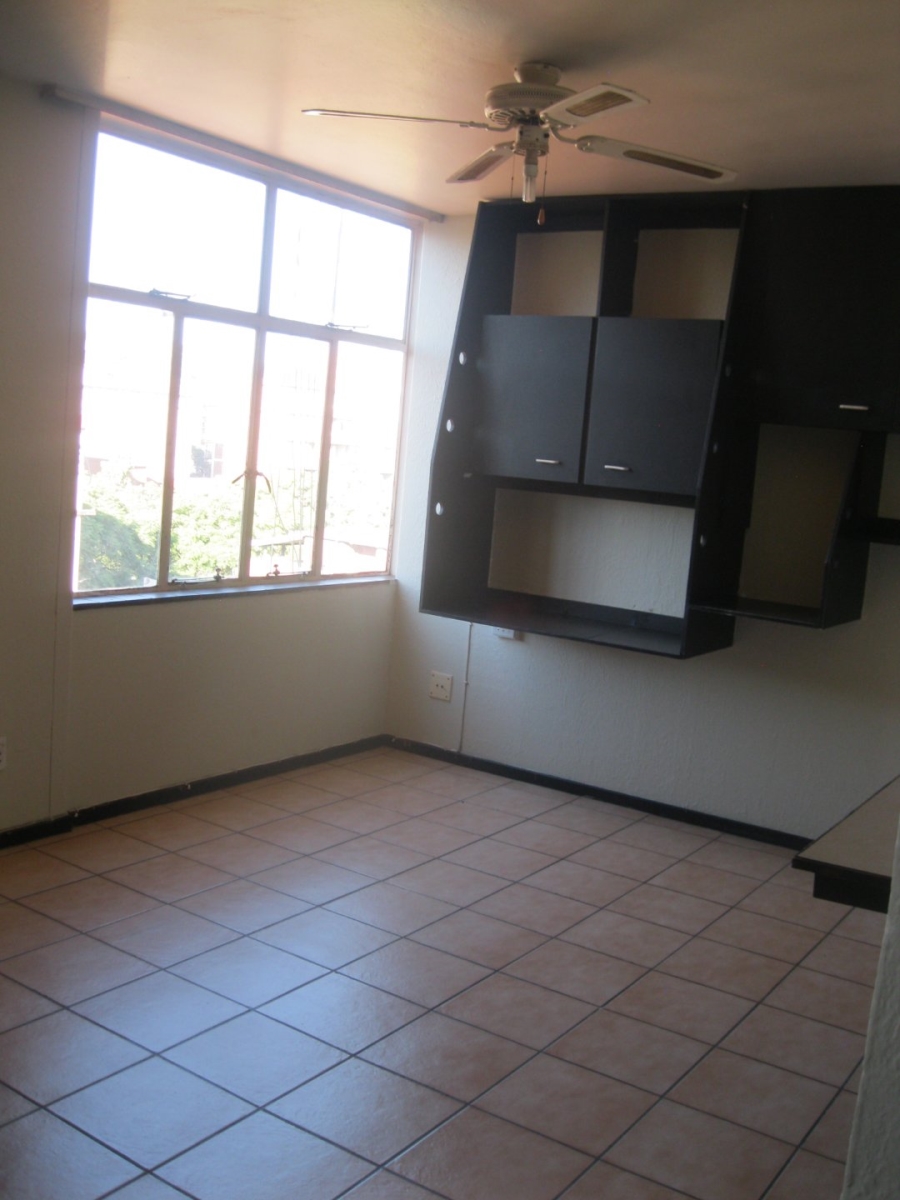 To Let 1 Bedroom Property for Rent in Sunnyside Gauteng