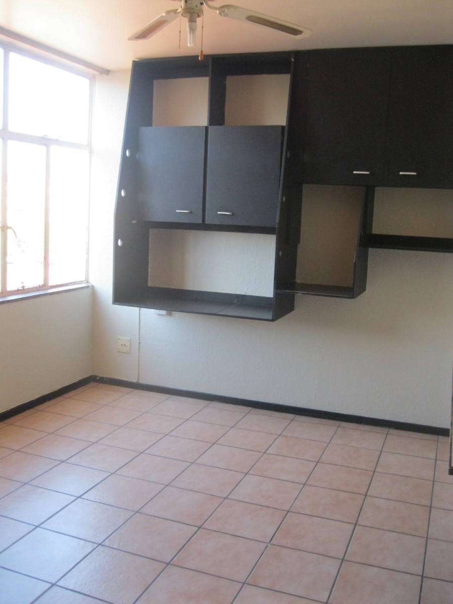 To Let 1 Bedroom Property for Rent in Sunnyside Gauteng