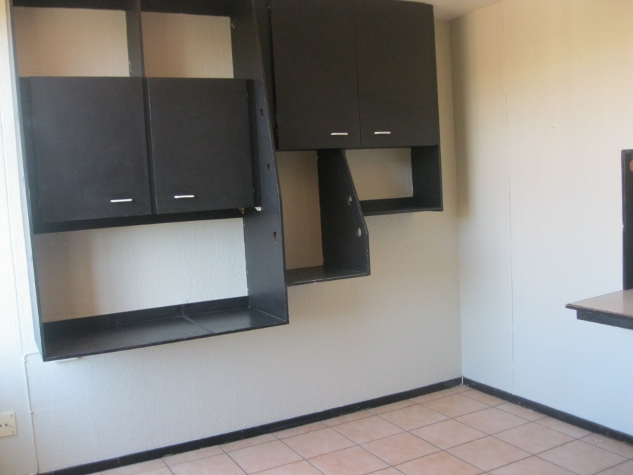 To Let 1 Bedroom Property for Rent in Sunnyside Gauteng