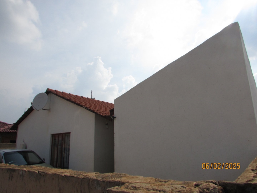 To Let 2 Bedroom Property for Rent in Vosloorus Gauteng