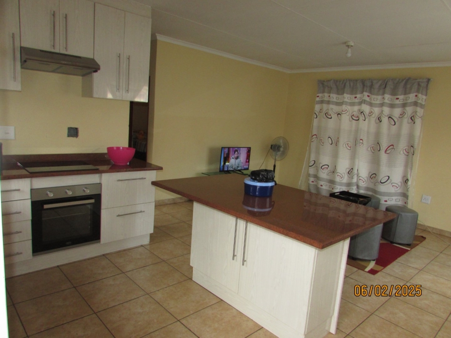 To Let 2 Bedroom Property for Rent in Vosloorus Gauteng