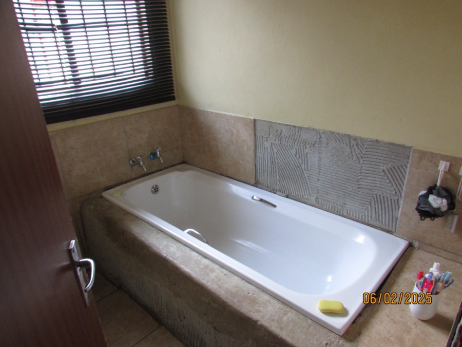 To Let 2 Bedroom Property for Rent in Vosloorus Gauteng