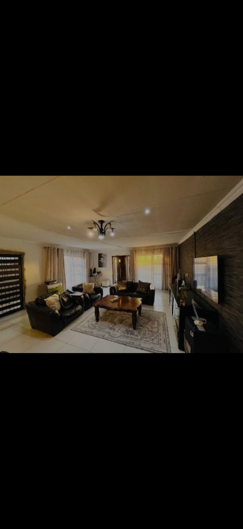 3 Bedroom Property for Sale in Dawn Park Gauteng