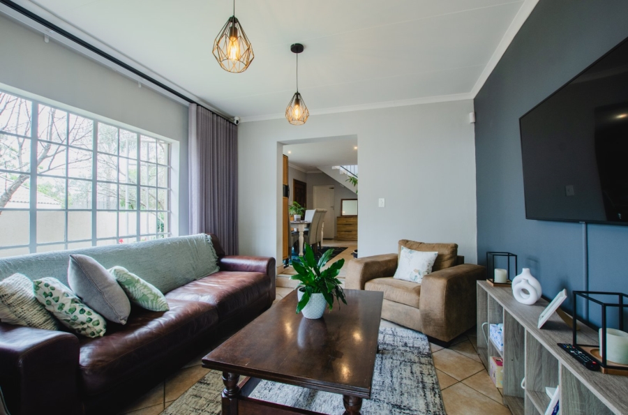 3 Bedroom Property for Sale in Faerie Glen Gauteng