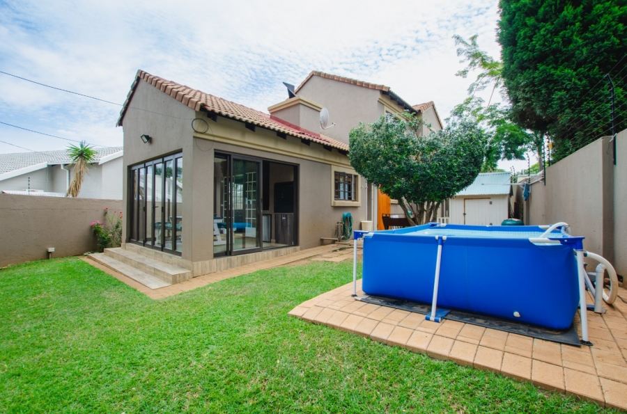 3 Bedroom Property for Sale in Faerie Glen Gauteng