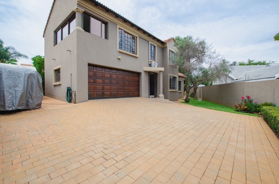 3 Bedroom Property for Sale in Faerie Glen Gauteng