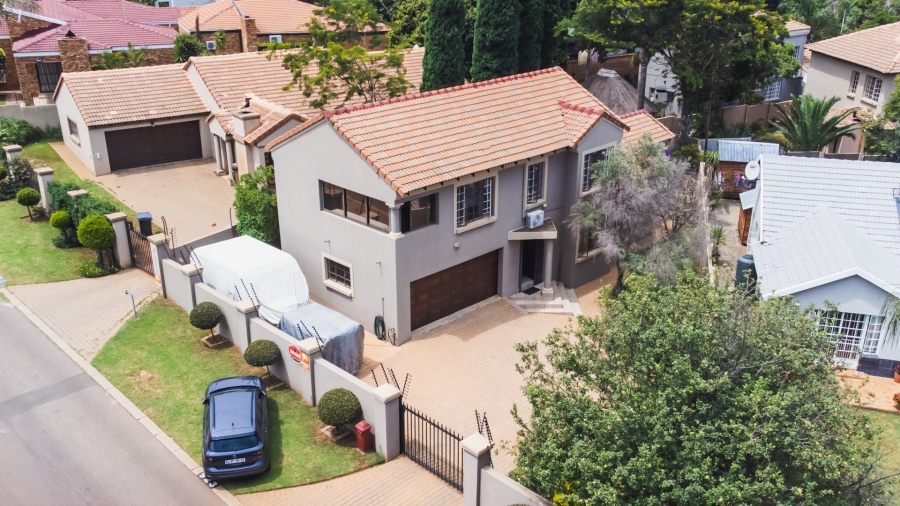 3 Bedroom Property for Sale in Faerie Glen Gauteng