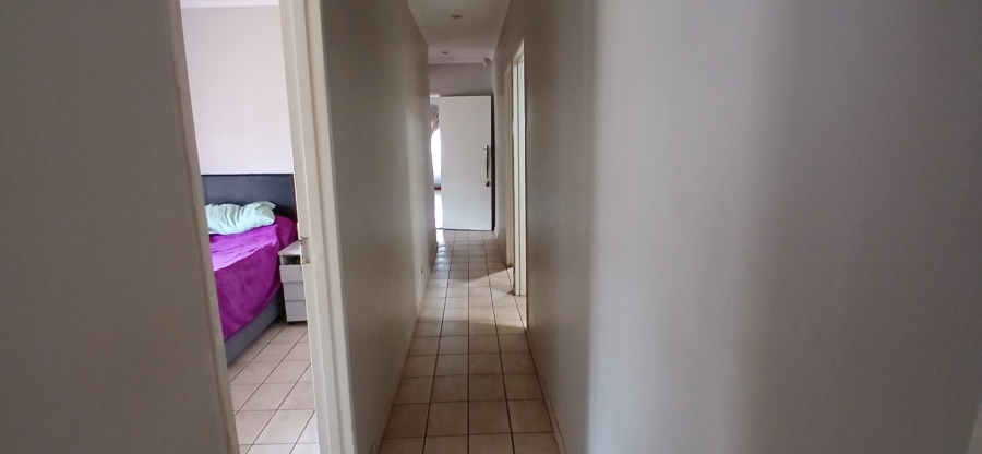 4 Bedroom Property for Sale in Heuweloord Gauteng