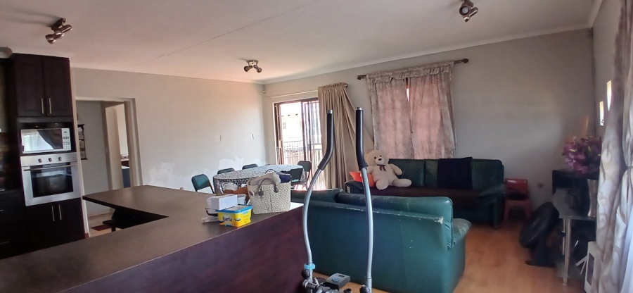 4 Bedroom Property for Sale in Heuweloord Gauteng