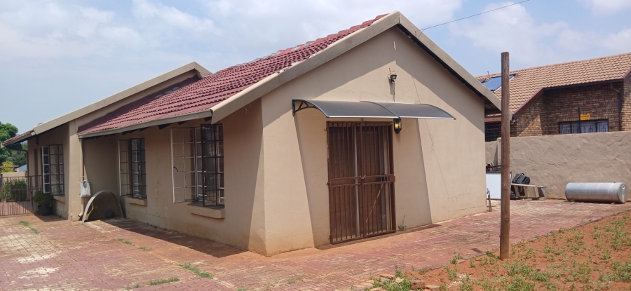 4 Bedroom Property for Sale in Heuweloord Gauteng