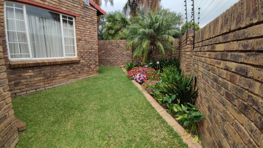 3 Bedroom Property for Sale in Eldoraigne Gauteng