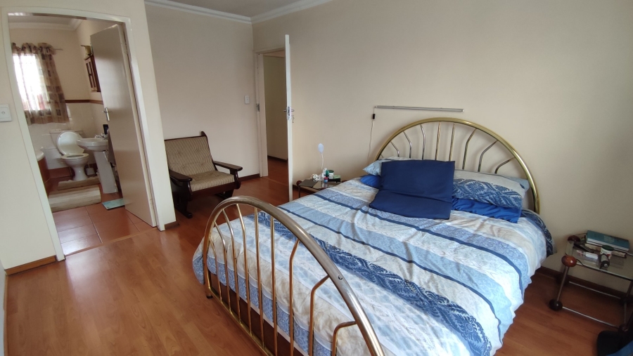 3 Bedroom Property for Sale in Eldoraigne Gauteng