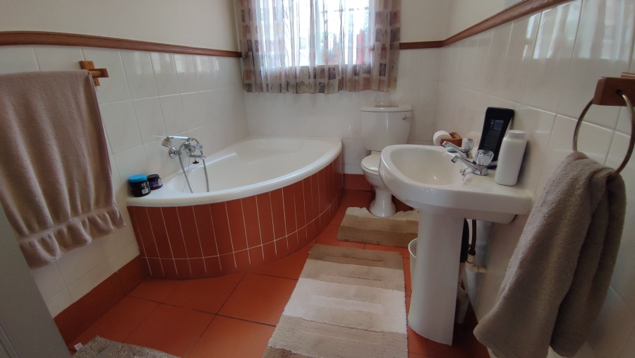 3 Bedroom Property for Sale in Eldoraigne Gauteng