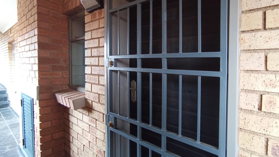  Bedroom Property for Sale in Heuweloord Gauteng