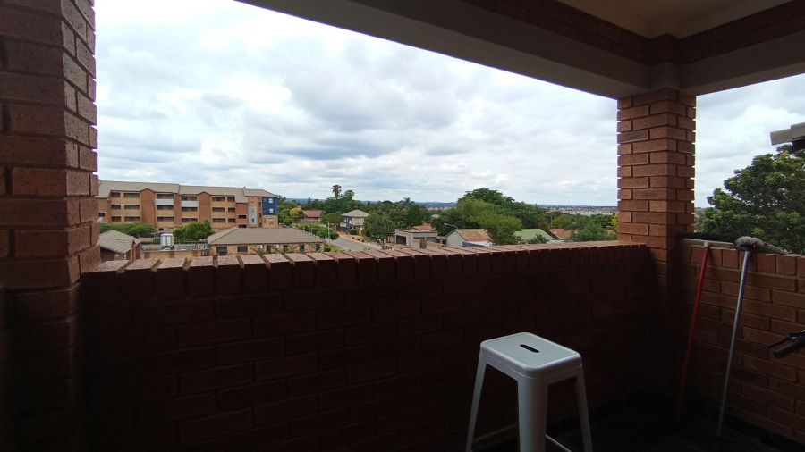  Bedroom Property for Sale in Heuweloord Gauteng