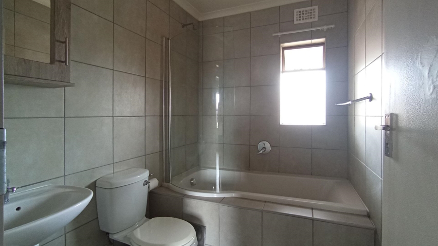  Bedroom Property for Sale in Heuweloord Gauteng