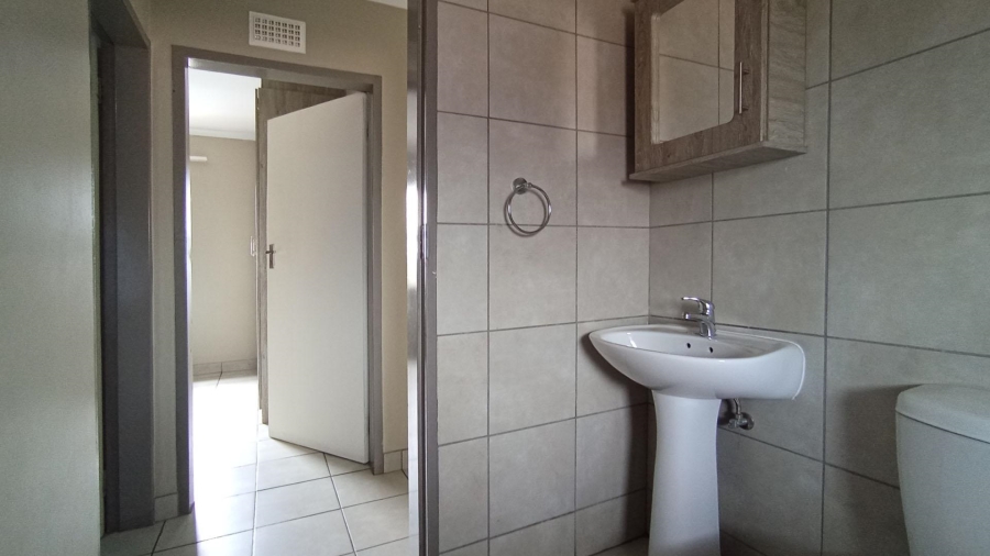  Bedroom Property for Sale in Heuweloord Gauteng