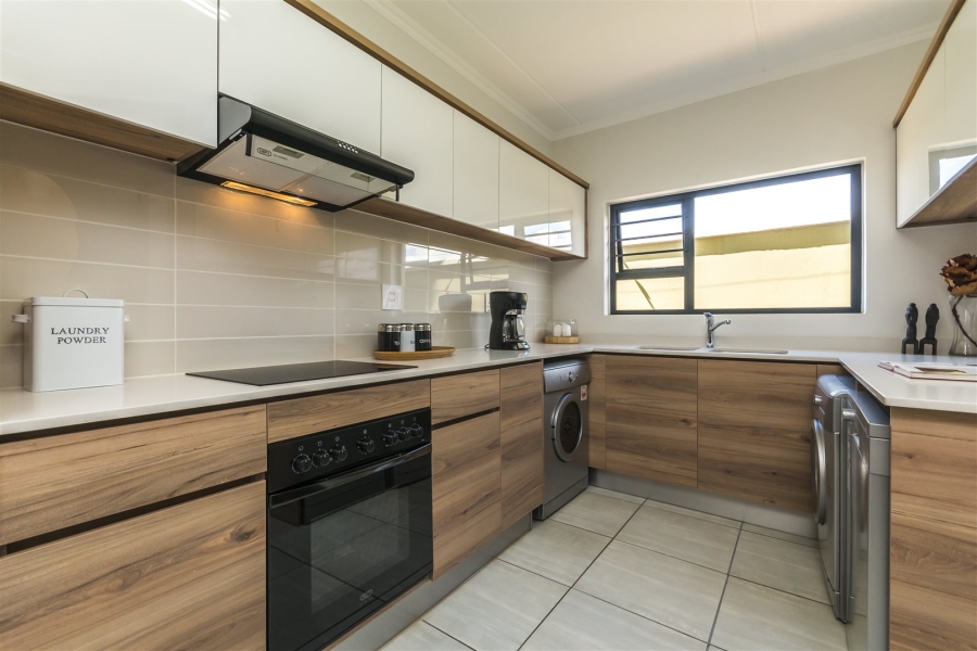 2 Bedroom Property for Sale in Waterfall View Gauteng