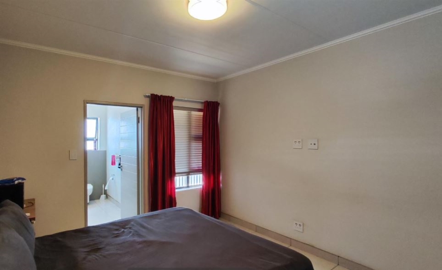 2 Bedroom Property for Sale in Glen Marais Gauteng