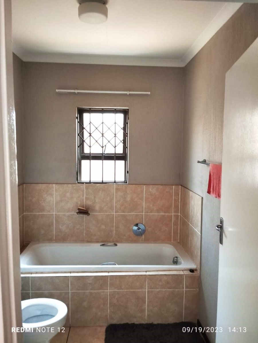 3 Bedroom Property for Sale in Crystal Park Gauteng