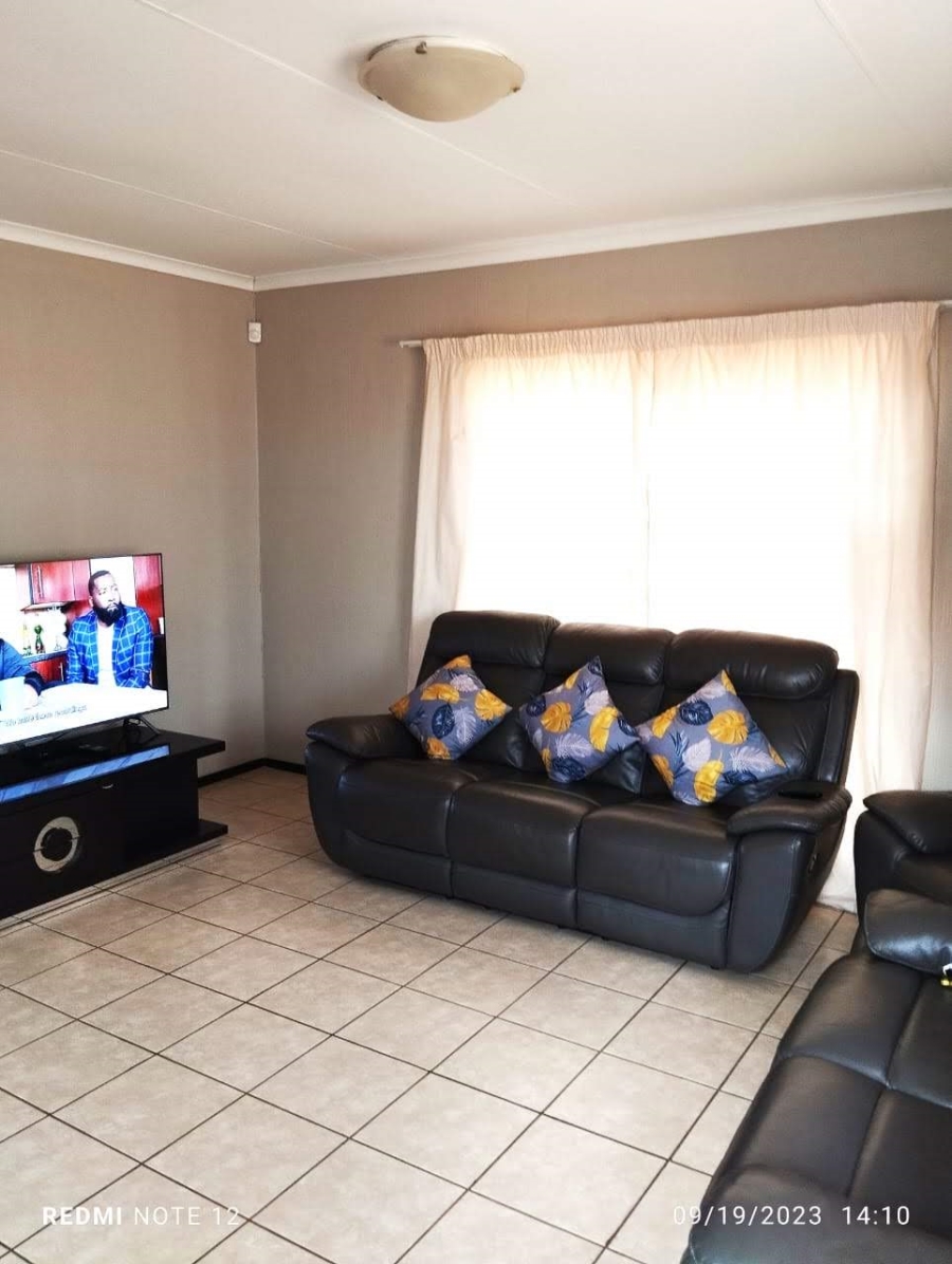 3 Bedroom Property for Sale in Crystal Park Gauteng