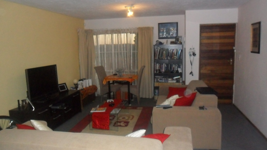 To Let 2 Bedroom Property for Rent in Ridgeway Gauteng