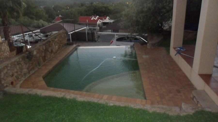 To Let 2 Bedroom Property for Rent in Ridgeway Gauteng