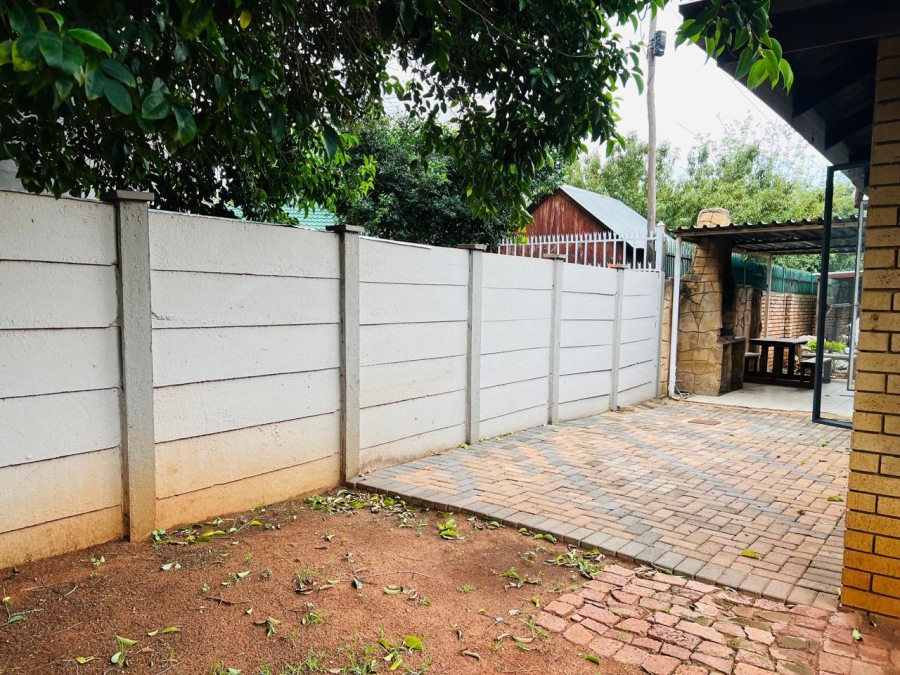 3 Bedroom Property for Sale in Doornpoort AH Gauteng