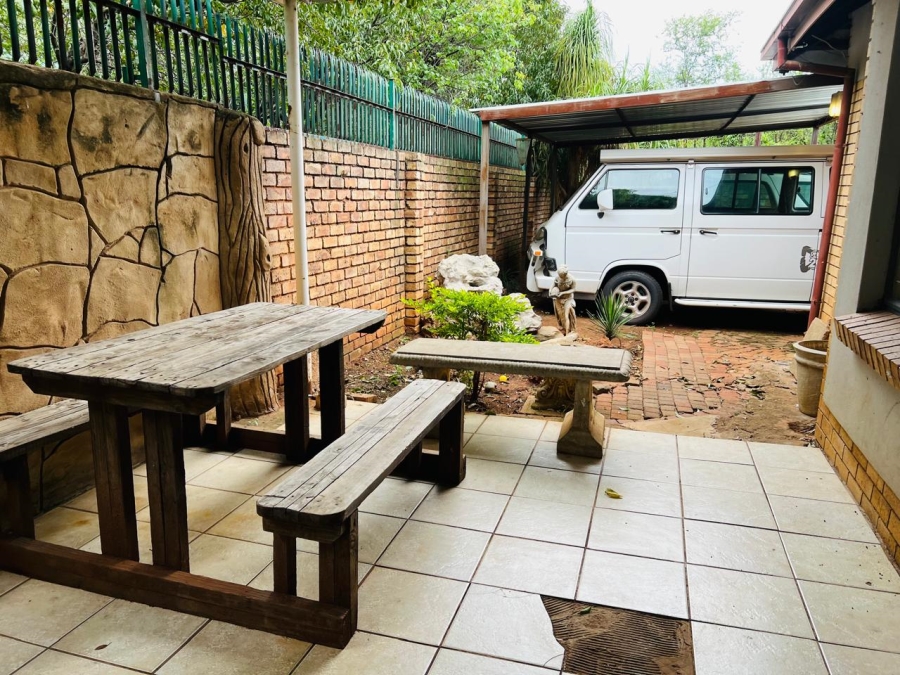 3 Bedroom Property for Sale in Doornpoort AH Gauteng