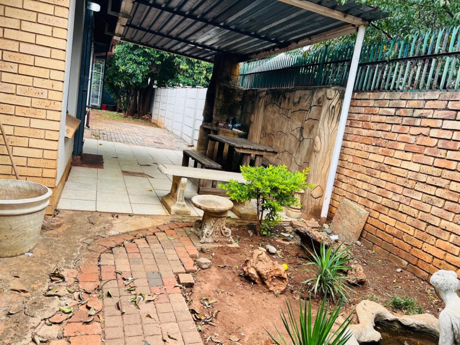 3 Bedroom Property for Sale in Doornpoort AH Gauteng