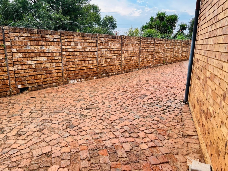 3 Bedroom Property for Sale in Doornpoort AH Gauteng