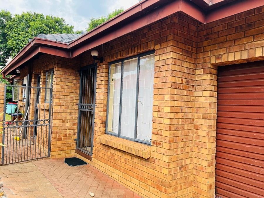 3 Bedroom Property for Sale in Doornpoort AH Gauteng