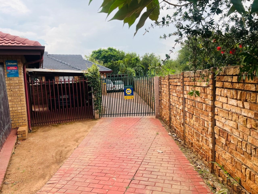 3 Bedroom Property for Sale in Doornpoort AH Gauteng