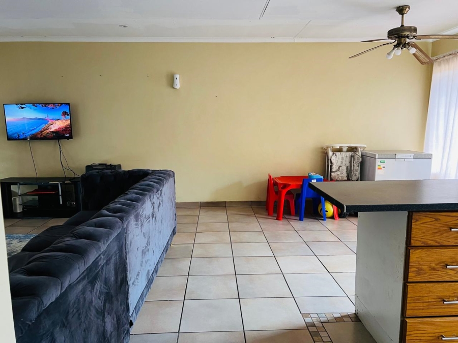 3 Bedroom Property for Sale in Doornpoort AH Gauteng