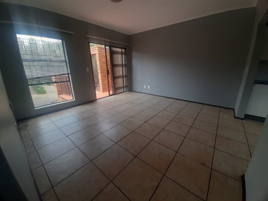 2 Bedroom Property for Sale in Wilgeheuwel Gauteng