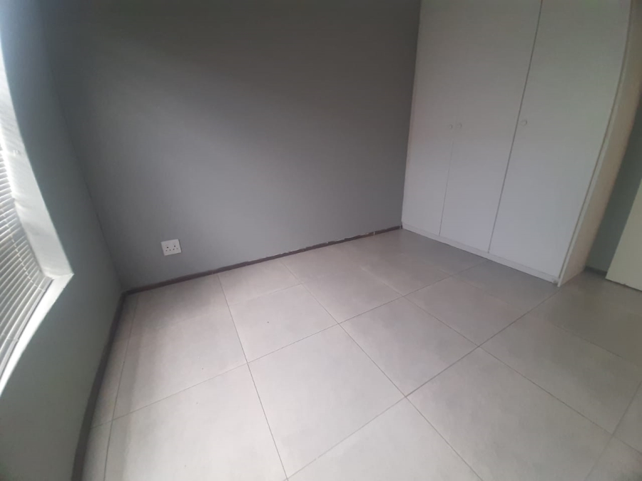 2 Bedroom Property for Sale in Wilgeheuwel Gauteng