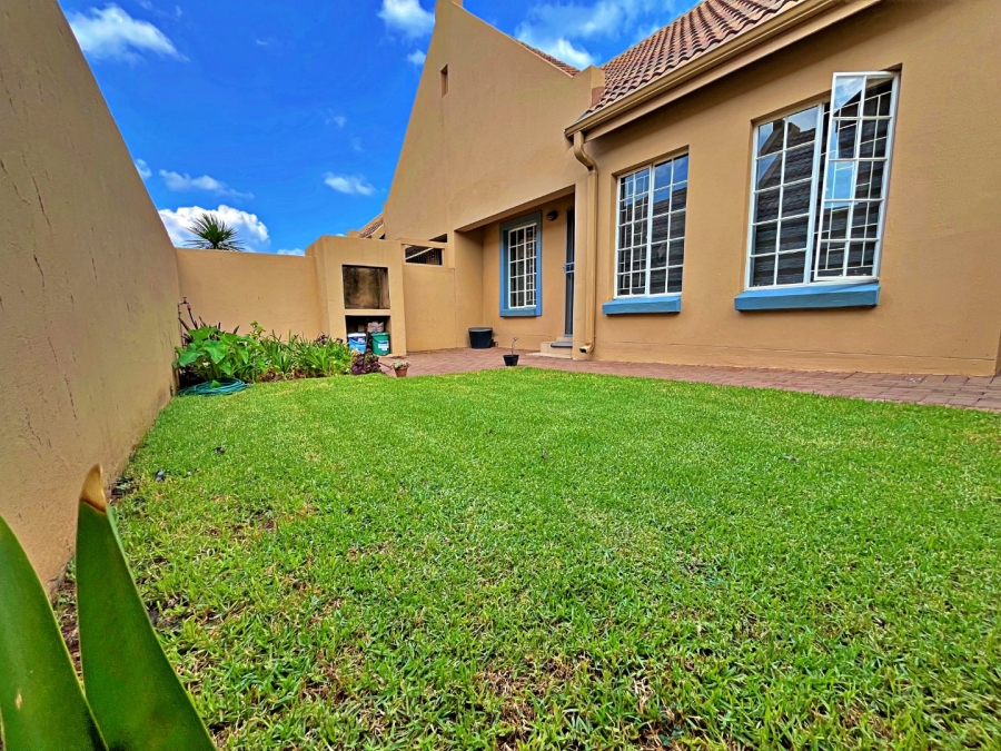 2 Bedroom Property for Sale in Wierda Crest Estate Gauteng