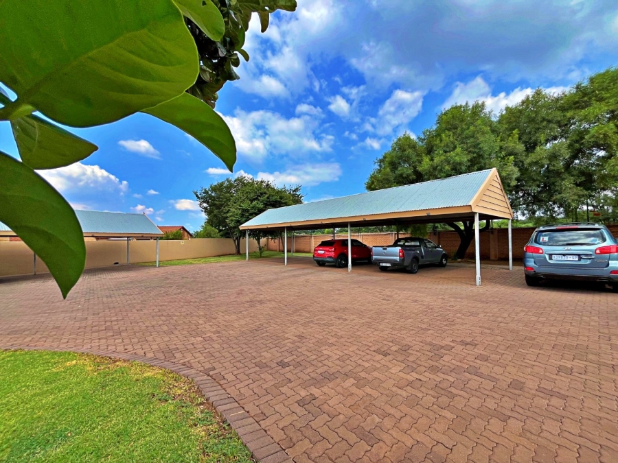 2 Bedroom Property for Sale in Wierda Crest Estate Gauteng