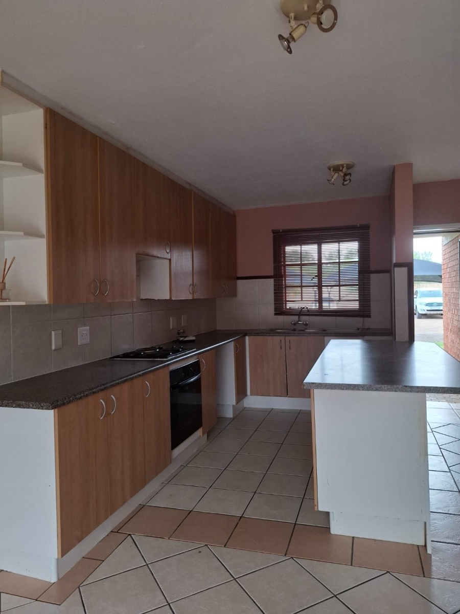 To Let 2 Bedroom Property for Rent in The Orchards Gauteng