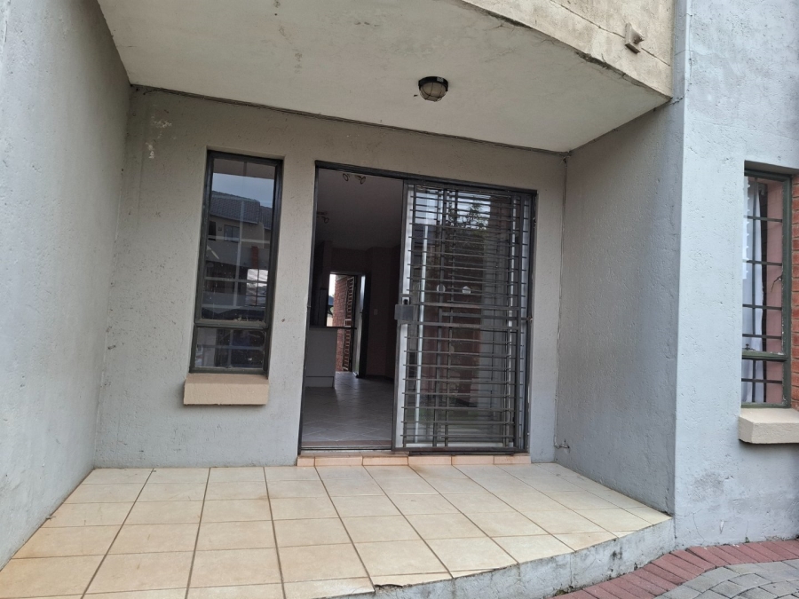 To Let 2 Bedroom Property for Rent in The Orchards Gauteng