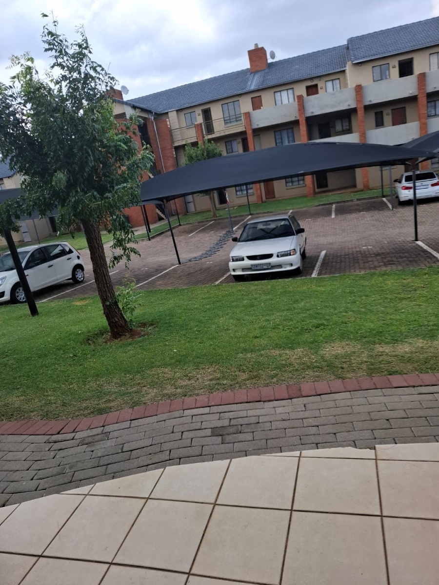 To Let 2 Bedroom Property for Rent in The Orchards Gauteng