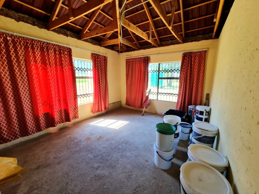 6 Bedroom Property for Sale in Grootvaly AH Gauteng