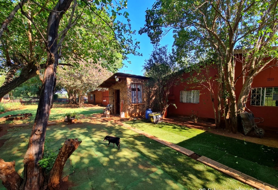 3 Bedroom Property for Sale in Haakdoornboom AH Gauteng