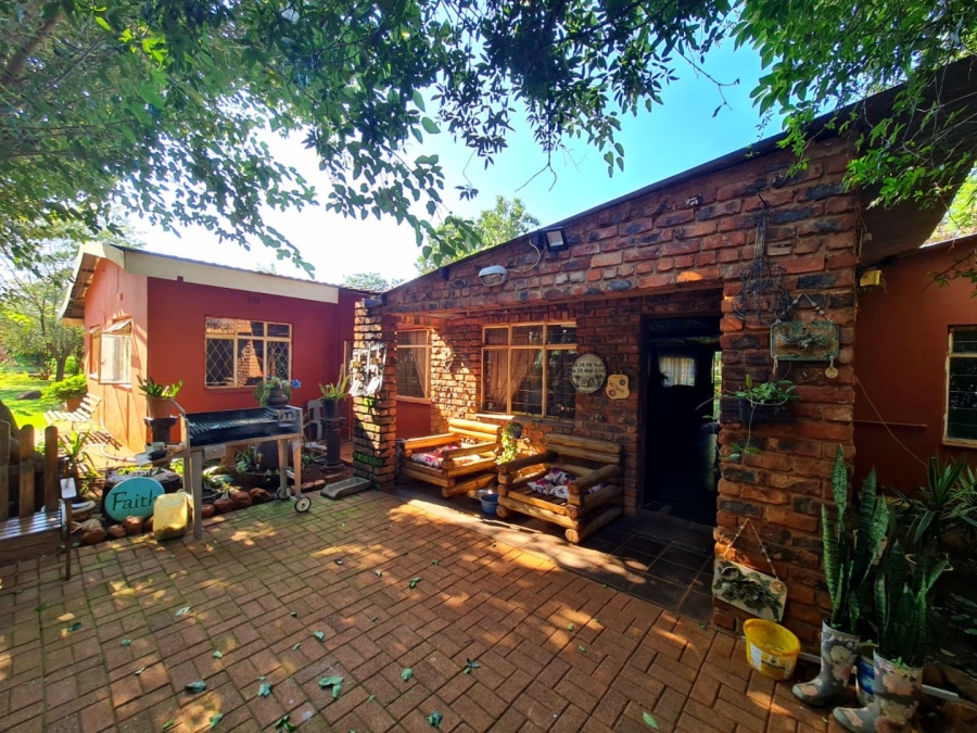 3 Bedroom Property for Sale in Haakdoornboom AH Gauteng